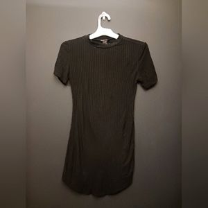 LOVE ARI MEDIUM BLACK WOMENS DRESS + INCLUDES AMBIANCE LARGE TAN TANK TOP